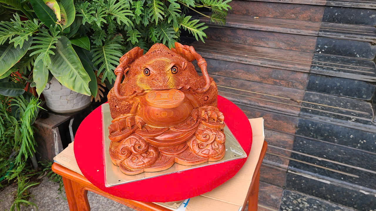 tượng cóc ngậm tiền