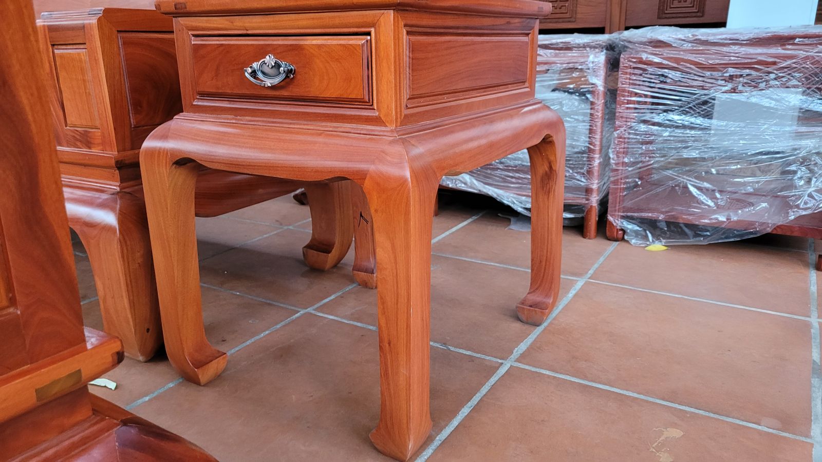 ghế đơn trong bộ ghế sofa quôc sắc thiên hương gô hương nam mỹ đẹp