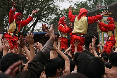 lễ hội rước quan đám tại làng nghề gô đồng kỵ