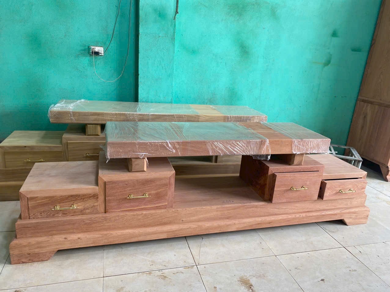 kệ tivi hương đá nguyên khồi có ngăn kéo tiện lợi hàng mộc