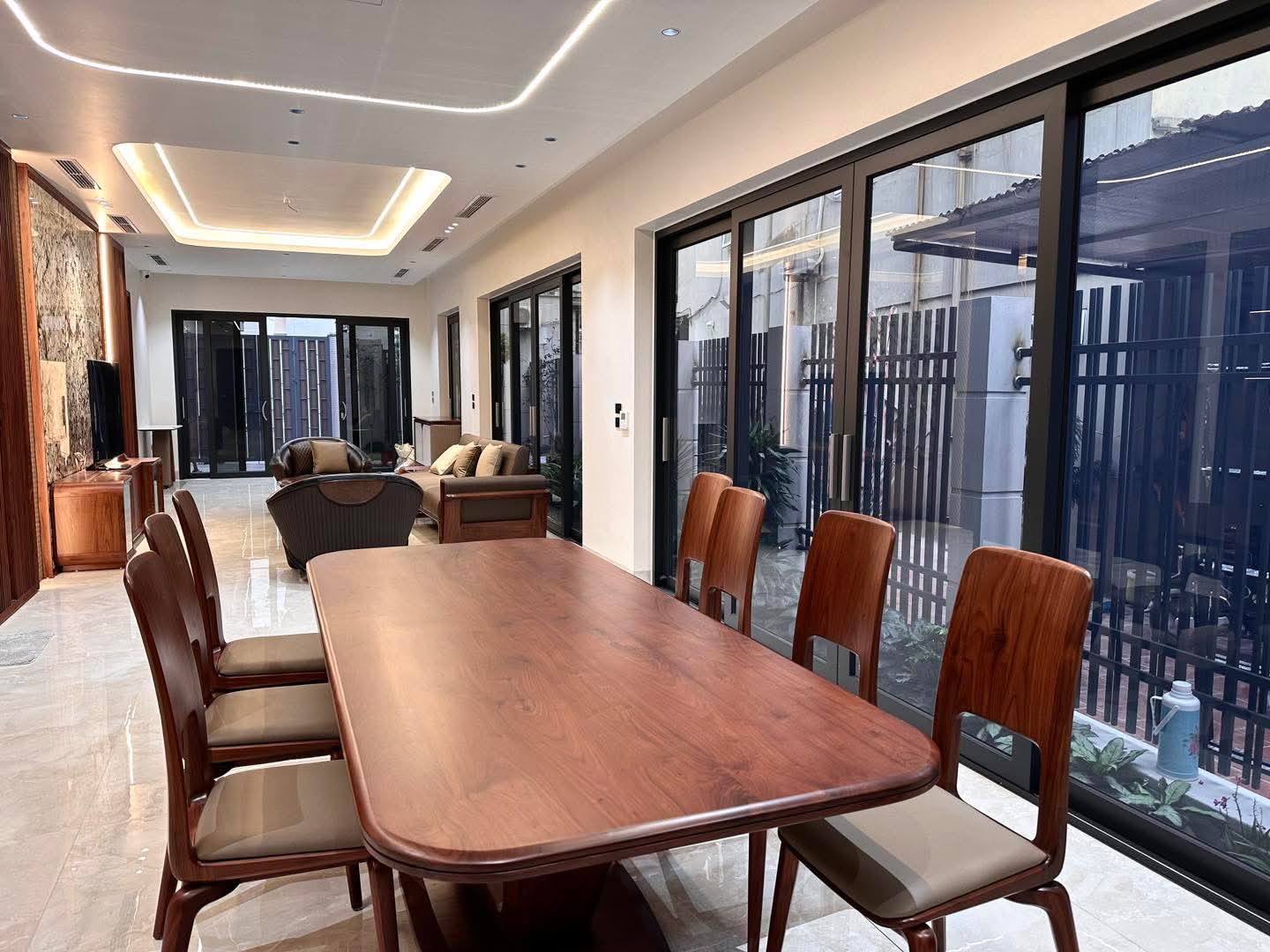 top mẫu bộ bàn ghế ăn đơn giản hiện đại được nhiều người lựa chọn nhất hiện nay
