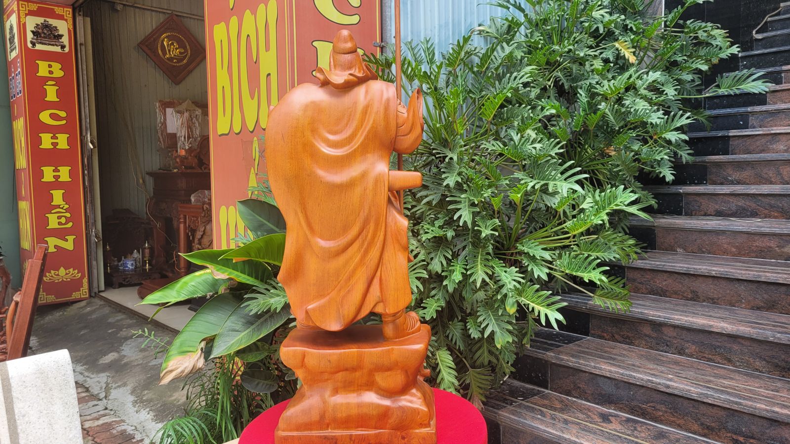 tuyệt phẩm điêu khắc tượng quan công gỗ hương đá