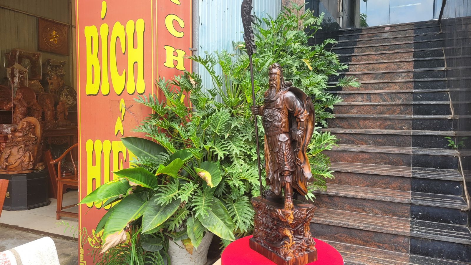 tượng quan công gỗ mun hoa hút tài lộc