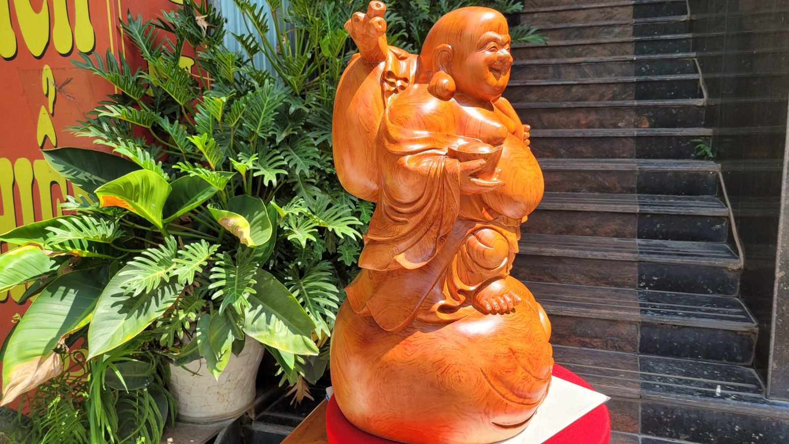 tượng di lạc hương đá vân nổi cuồn cuộn