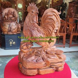 tượng gỗ gà trống phong thủy- biểu tượng của may mắn và thành công