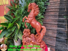chiêm ngưỡng tượng ngựa gỗ hương đá đẹp nhất hiện nay