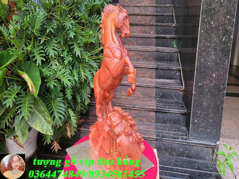 ngựa gỗ hương đá trạm khắc tinh xảo