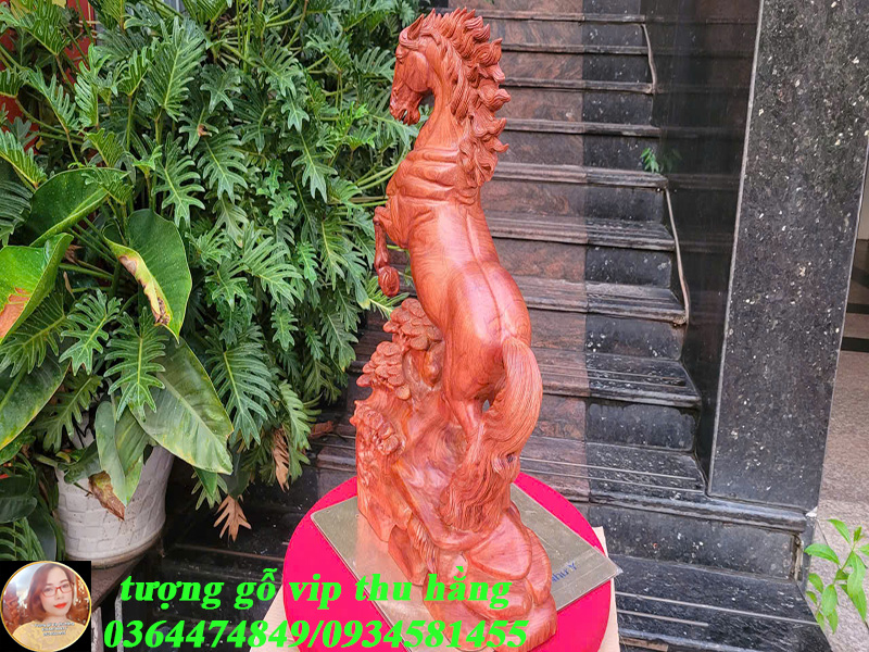 ngựa gỗ hương đá liền nguyen khối