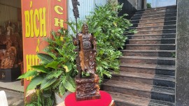 Bí Ẩn Tượng Quan Công Gỗ Mun Hoa – Vị Thần Trừ Tà, Hút Tài Lộc