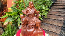 Tượng gỗ Quan Công ngồi trấn trạch, hút tài lộc cho gia chủ