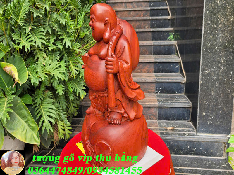 tâoj hình cân đối,đường nét tinh xảo, vân gỗ săc nét