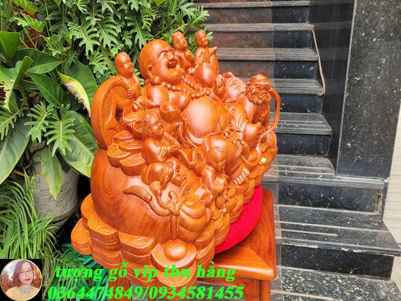 đường nét uyẻn chuyển mềm mại, sinh động